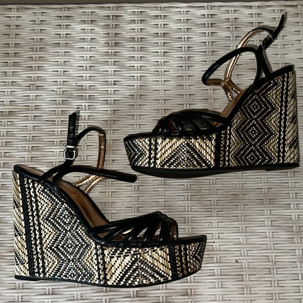 UEC BCBG HOSANNA Black and Tan Platform Wedge Sandals 6.5